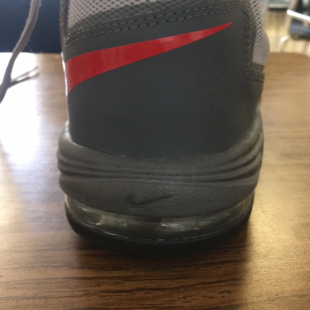 Like new nike stutter step 2 worn once